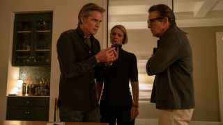 Timothy Olyphant, Claire Danes and Dennis Quaid huddled together in Full Circle